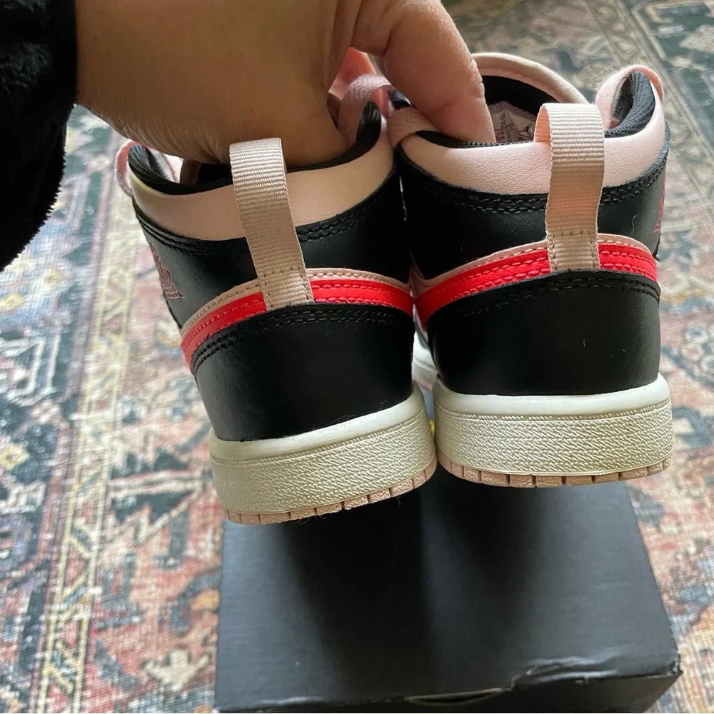 Nike Air Jordan 1 Mid PS Sz 1 Youth Atmosphere Pink Infrared 23 Black 640734-604 - Picture 5 of 12